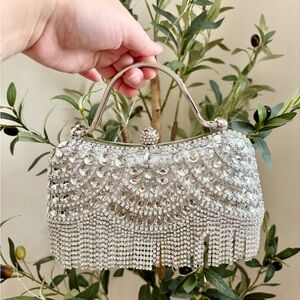 ✨NWOT✨ Bridal Silver Beaded Clutch/Shoulder bag